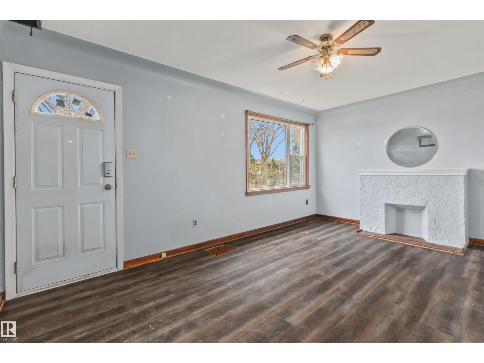 8331 81 AV NW