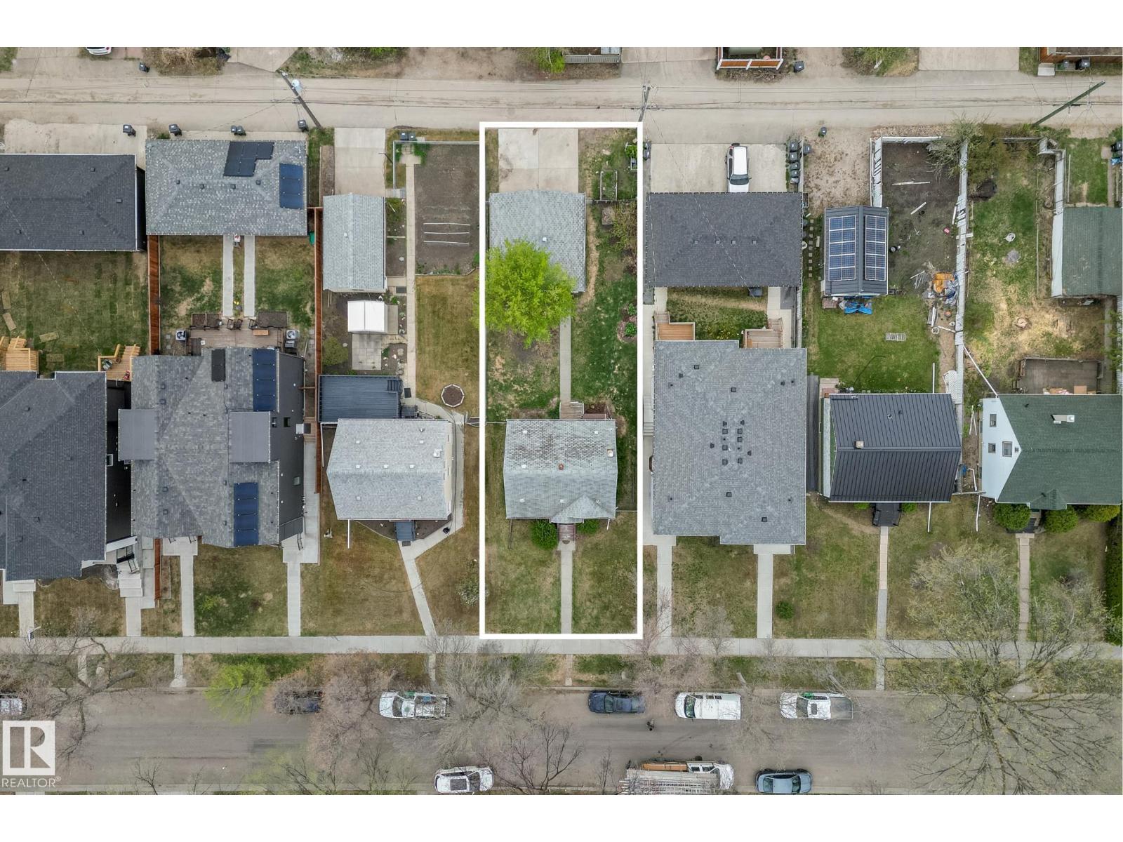 8331 81 AV NW