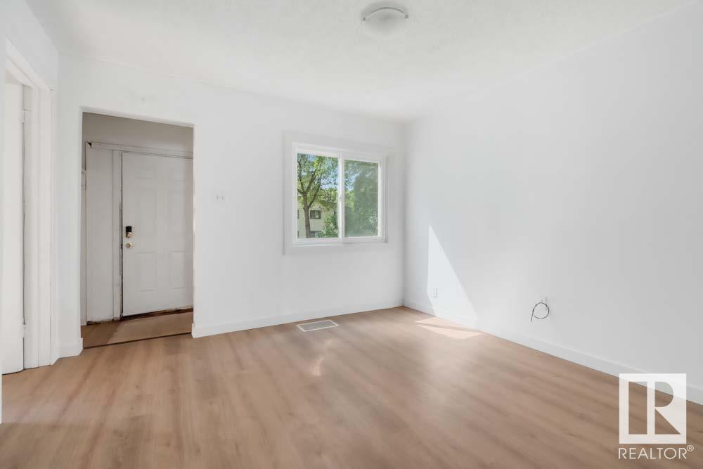 12209 92 ST NW