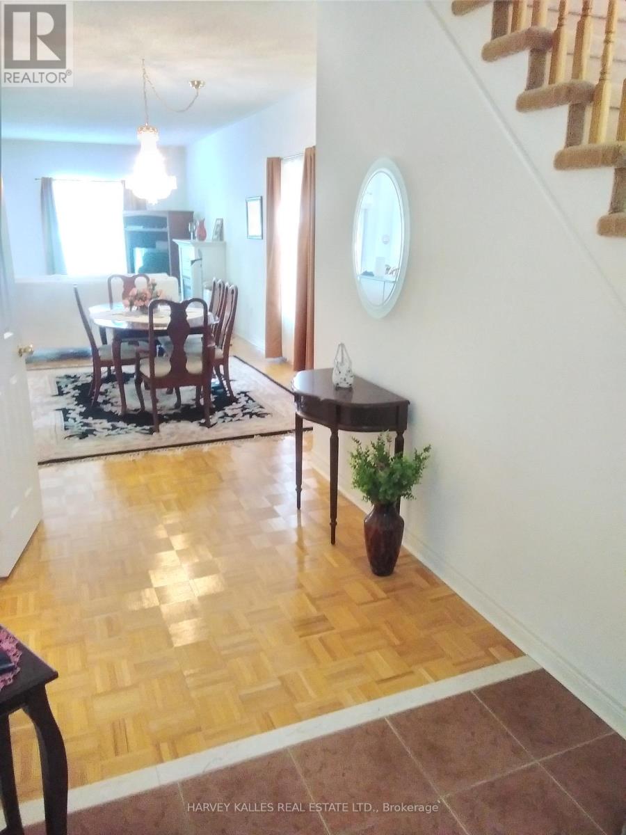 5561 KATY GATE