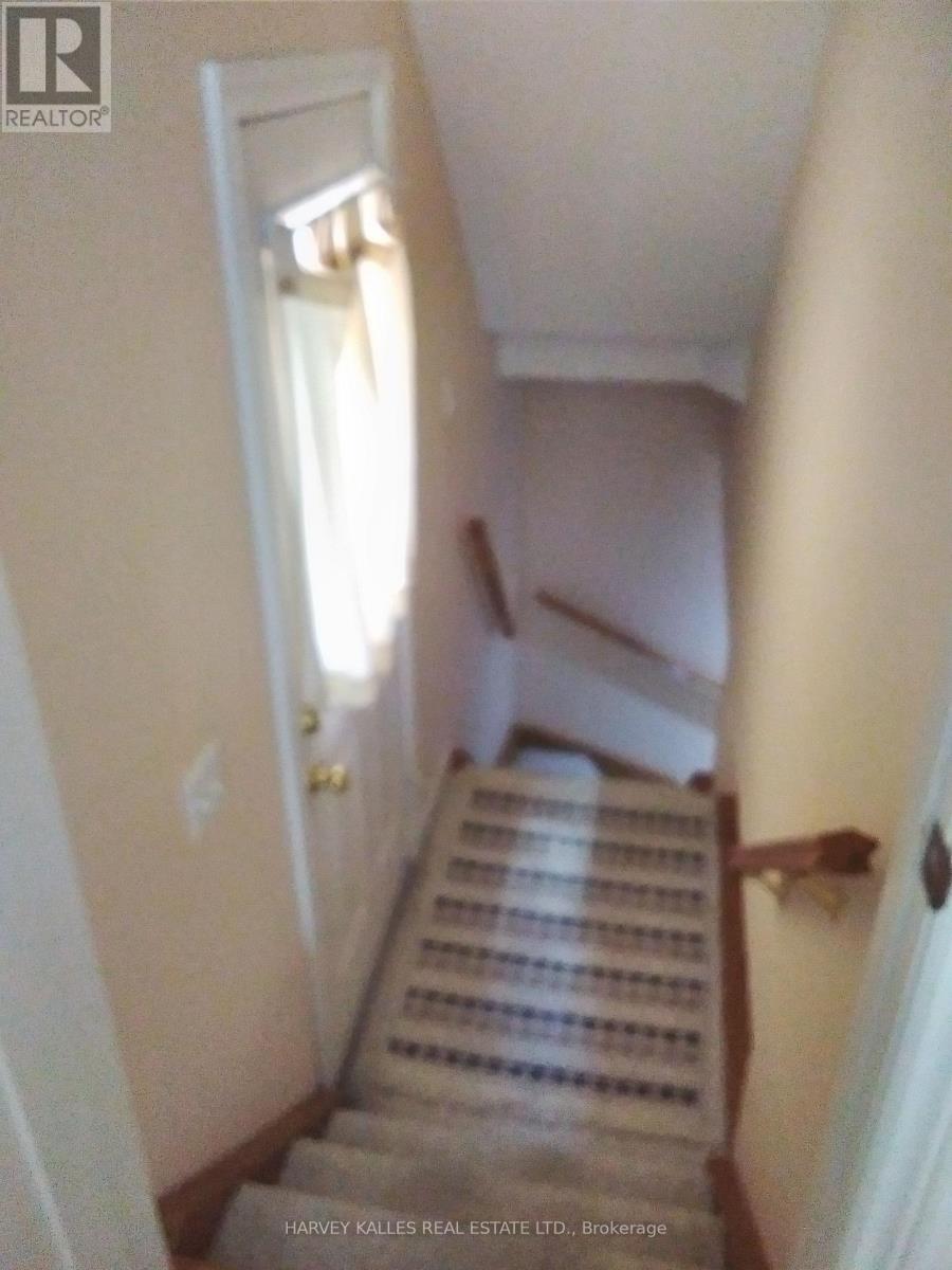 5561 KATY GATE