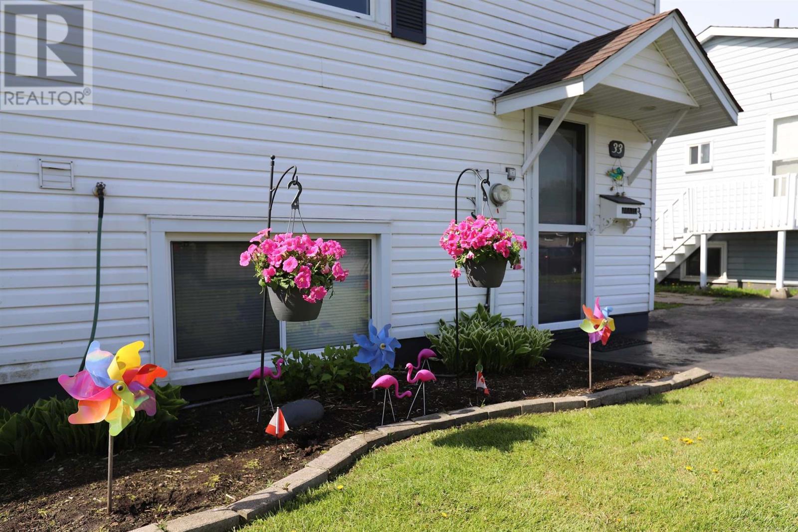 33 Breton RD
