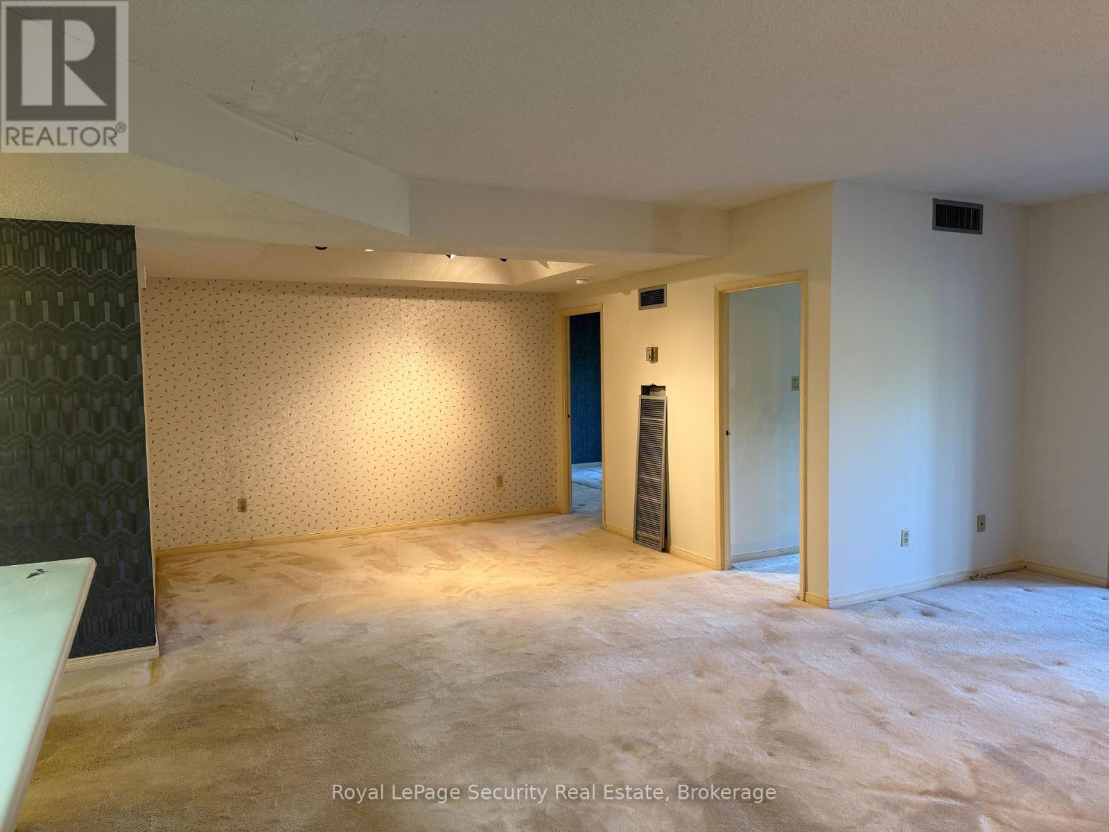 10 - 20 GLEBE ROAD W