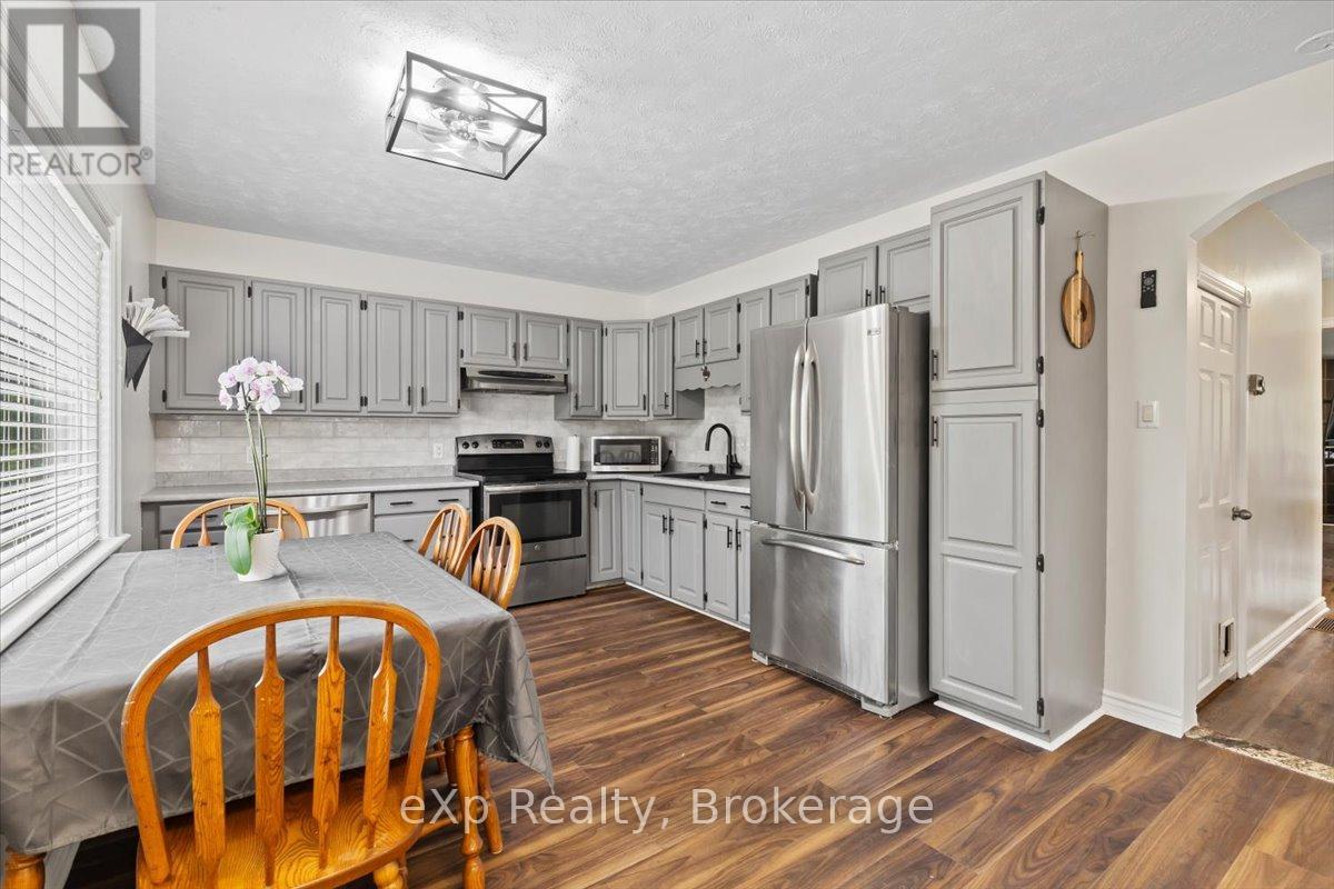 496 MAIN STREET E