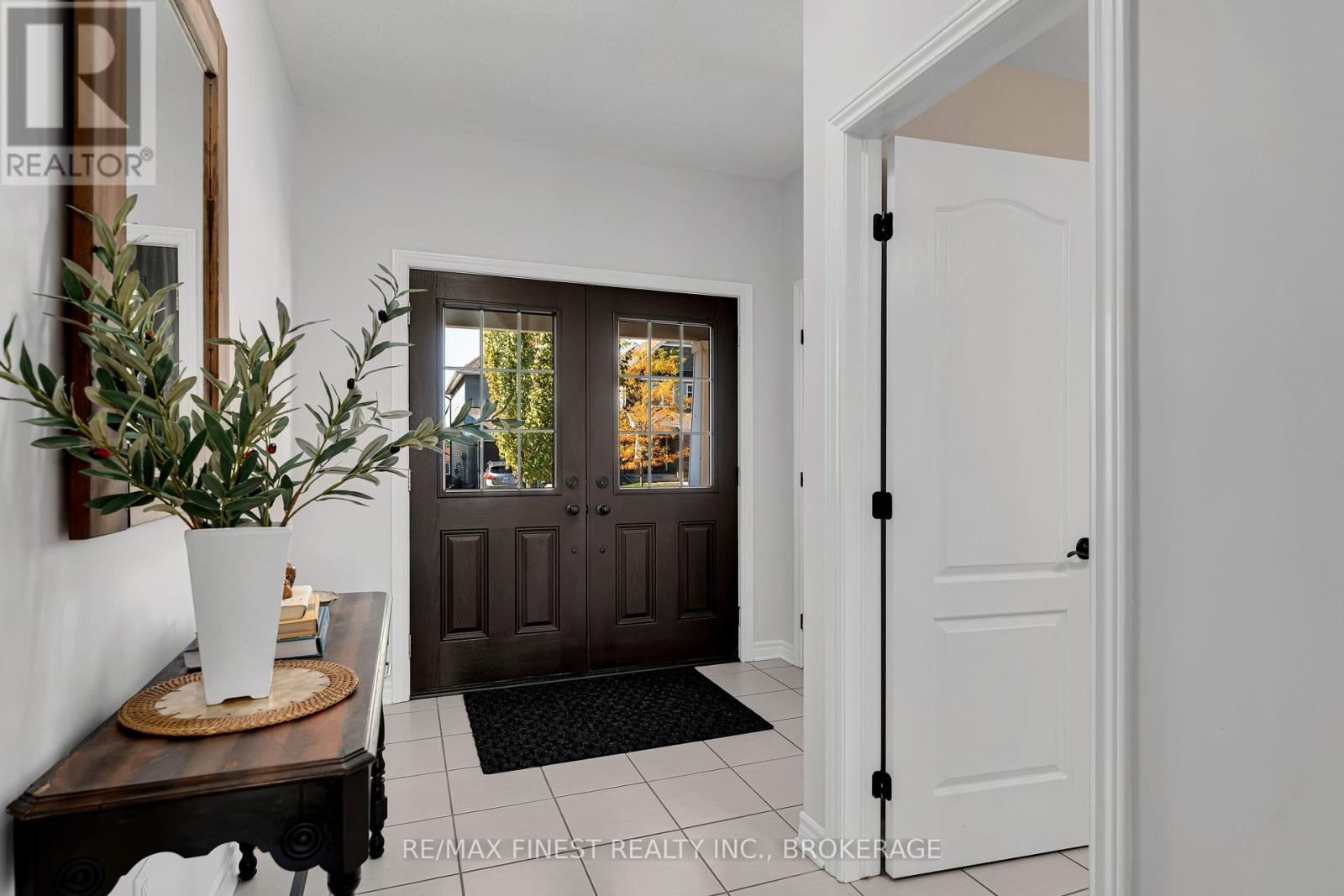 516 SAVANNAH COURT