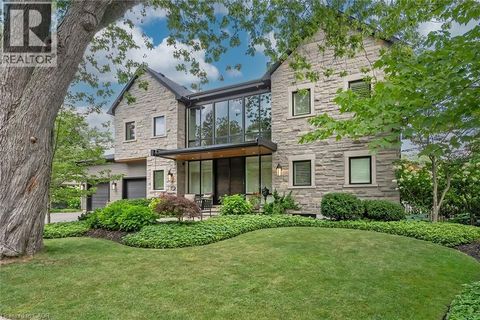 253 ROSSMORE Boulevard Burlington ON L7N1R4