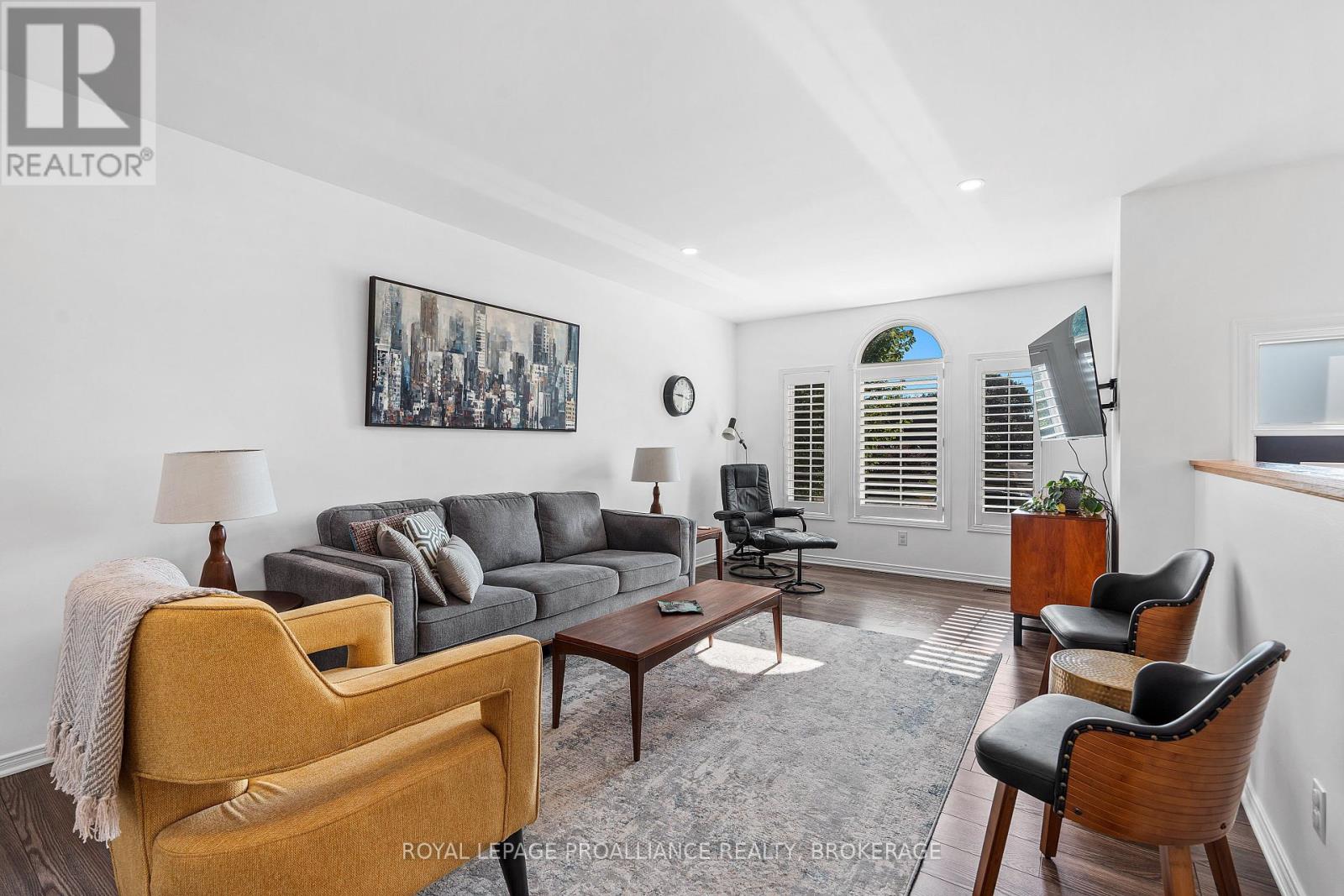 698 ROOSEVELT DRIVE