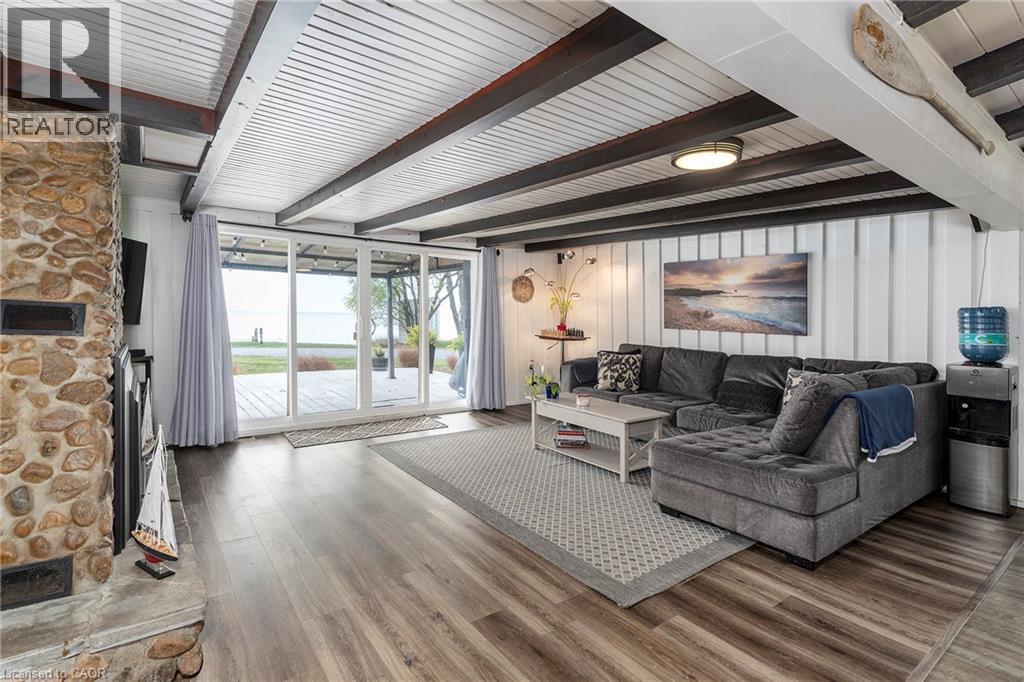 577 EDGEWATER Place