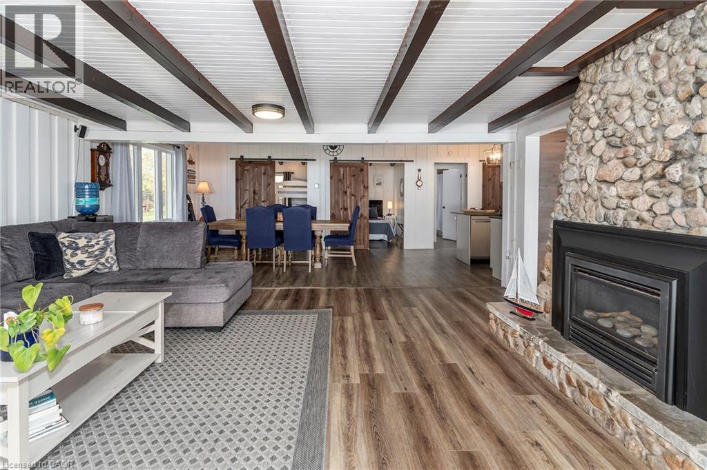 577 EDGEWATER Place