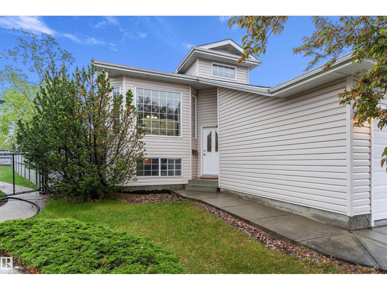 12811 161 AV NW