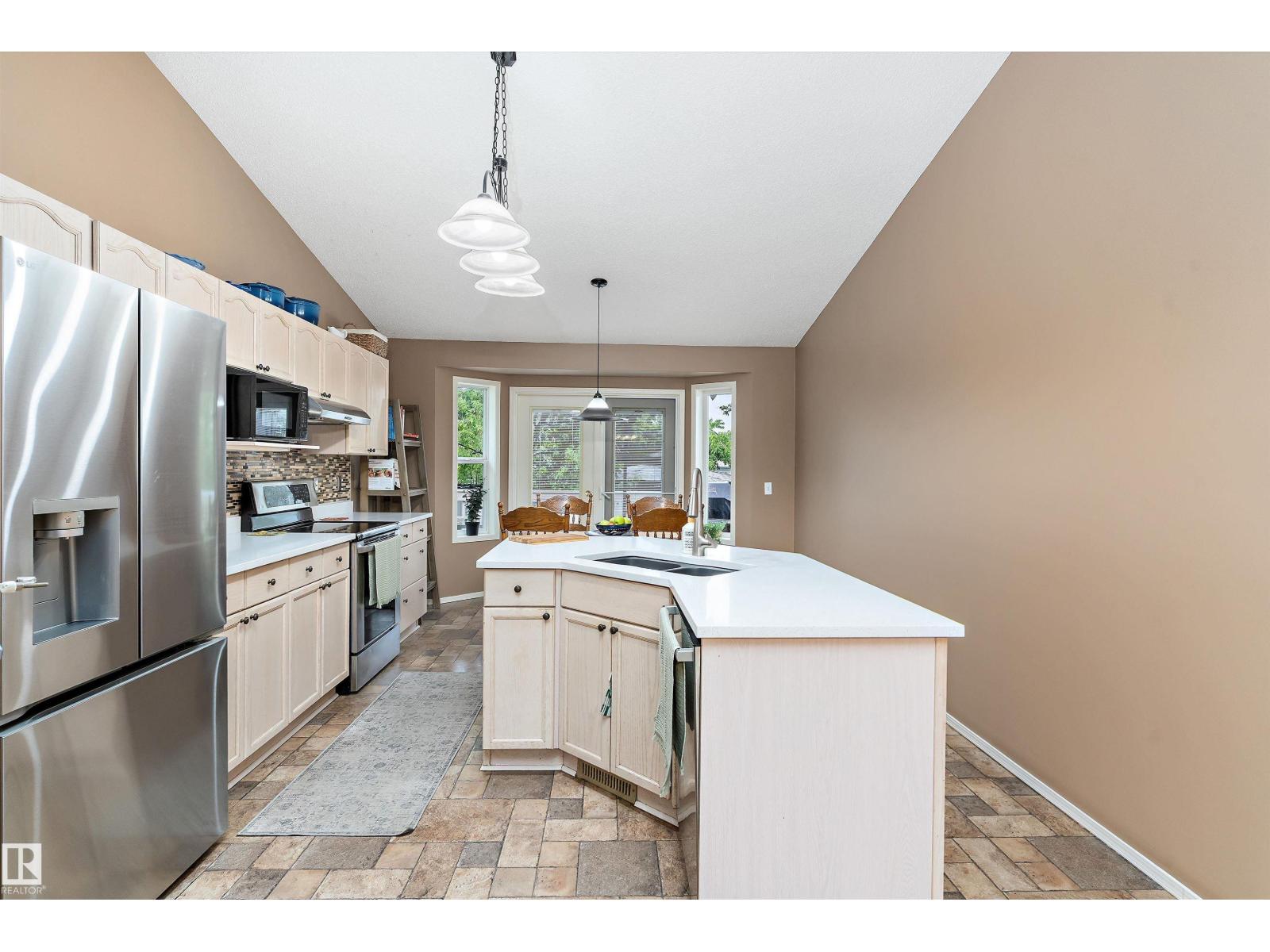 12811 161 AV NW