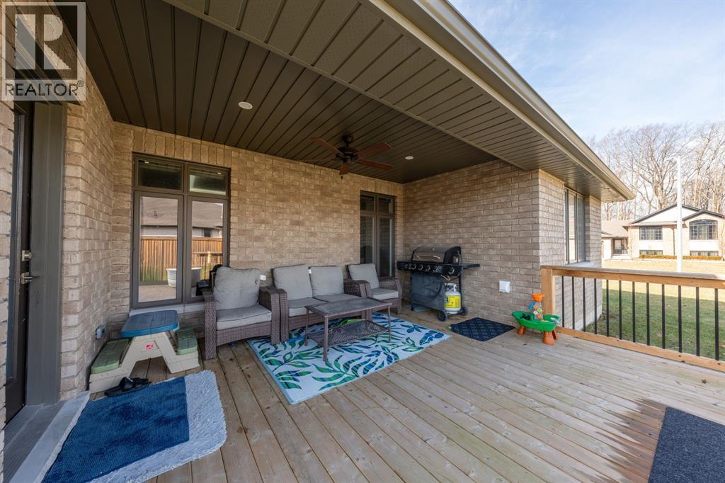 304 Timtam COURT