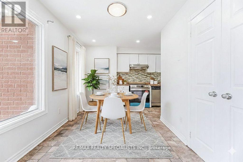 3 MULLIS CRESCENT