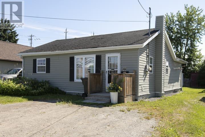Photo 1 of 50 — 82 Cameron AVE, Sault Ste. Marie, ON P6B4X2