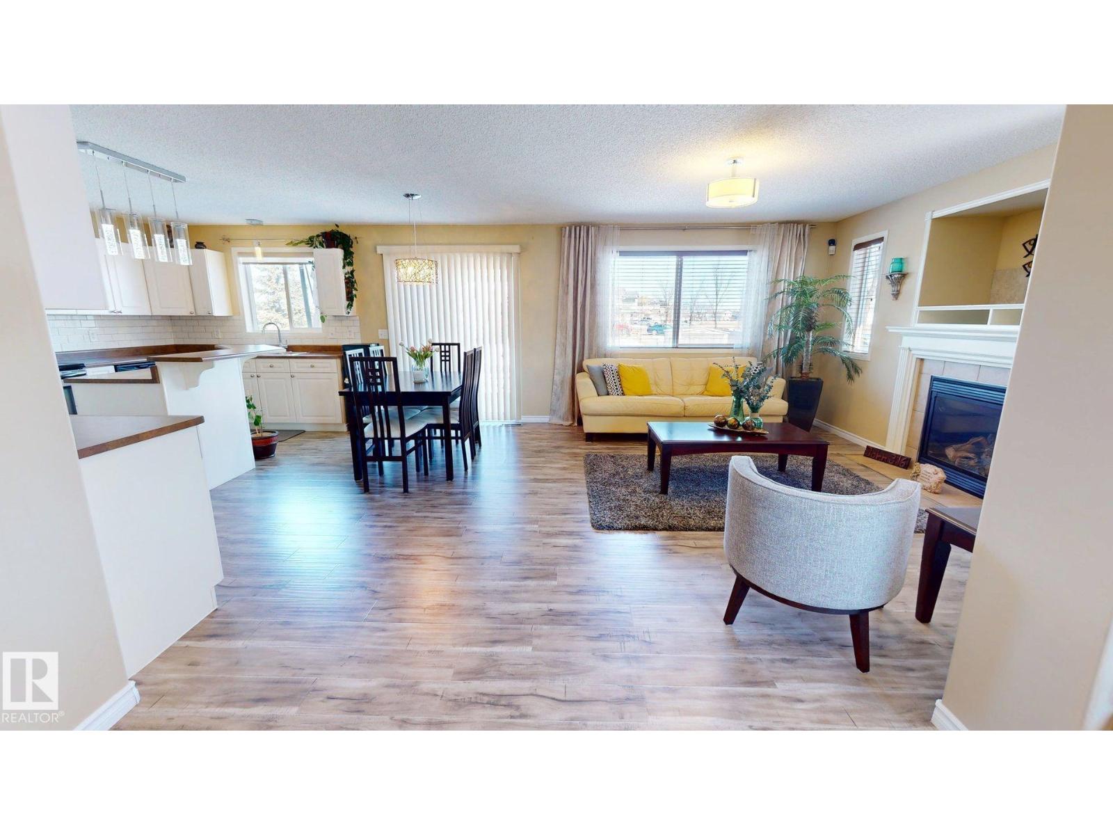 8704 175 AV NW