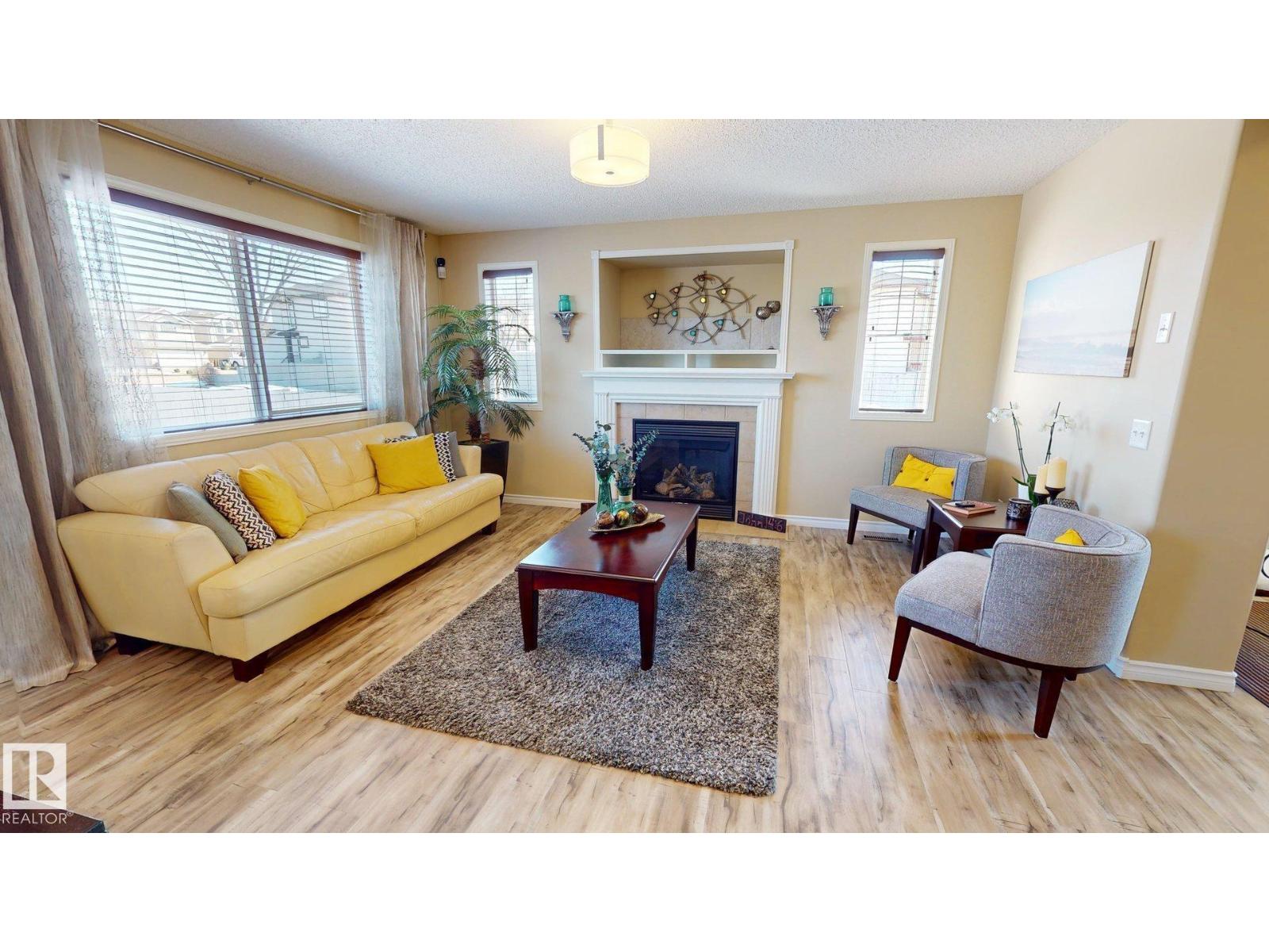 8704 175 AV NW