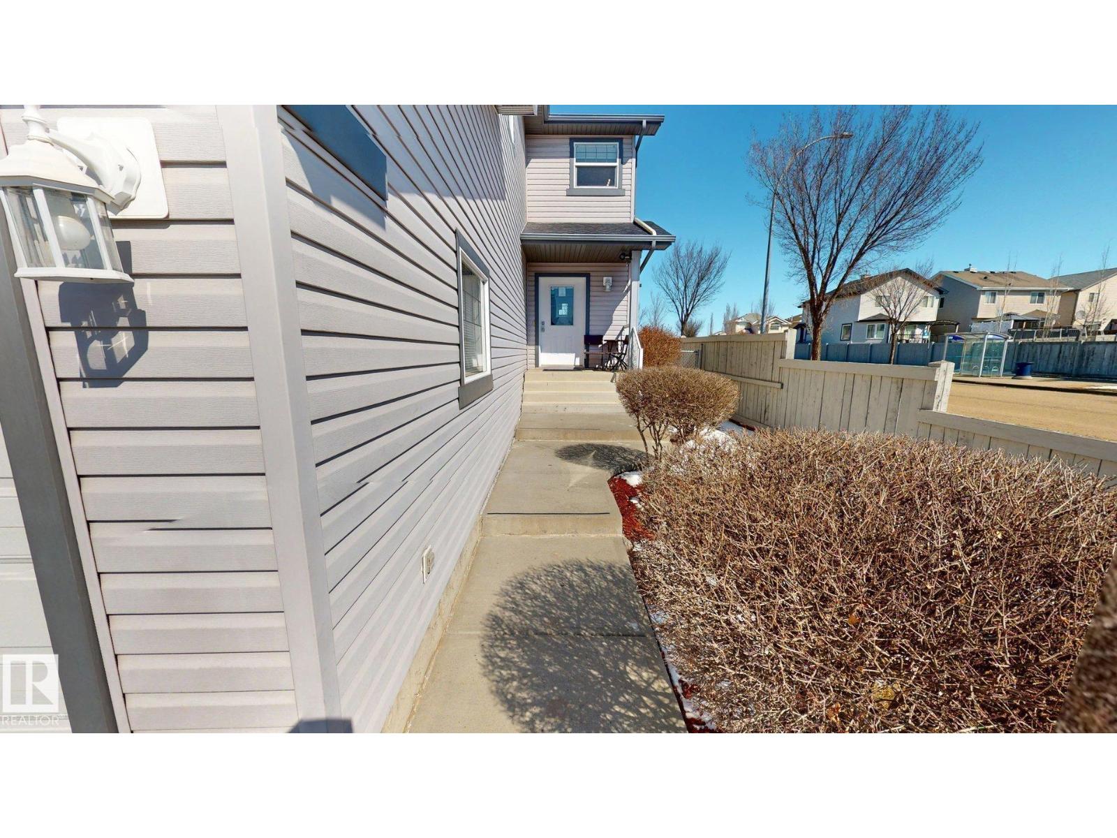 8704 175 AV NW