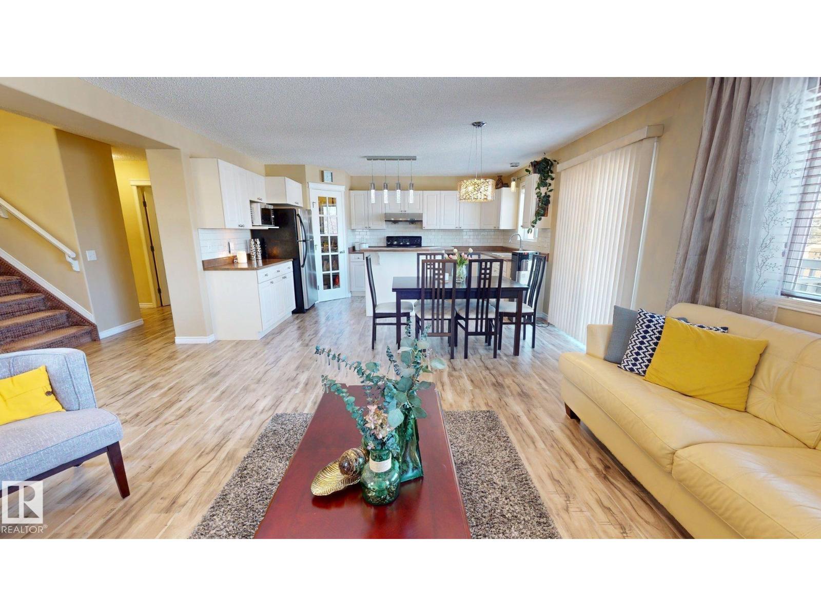 8704 175 AV NW