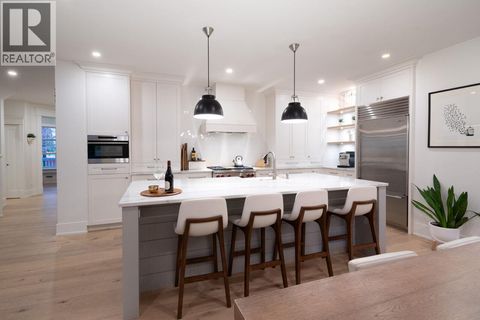 75 HOLLY DRIVE Port Moody BC V3H5M5