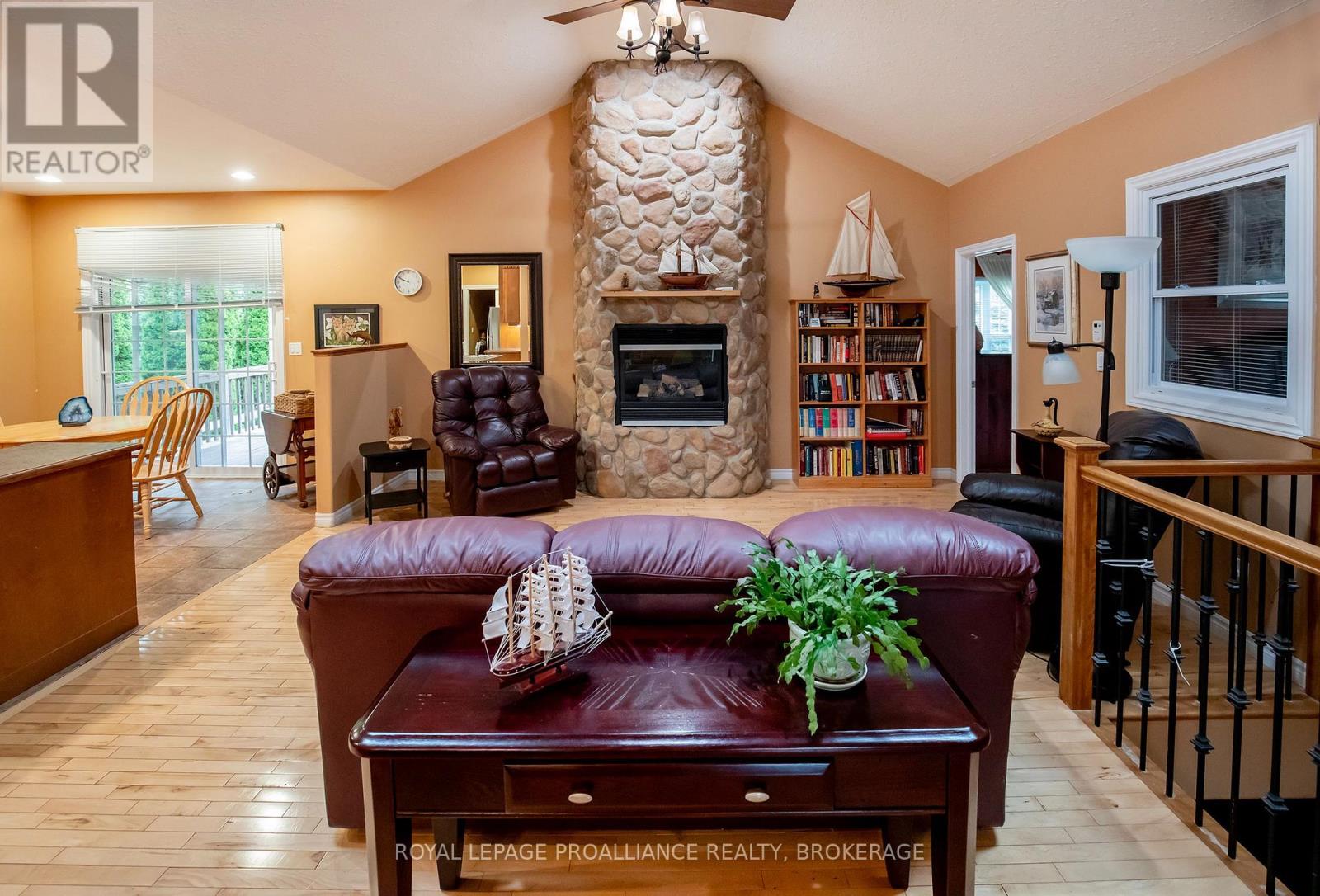 1098 COVERDALE DRIVE