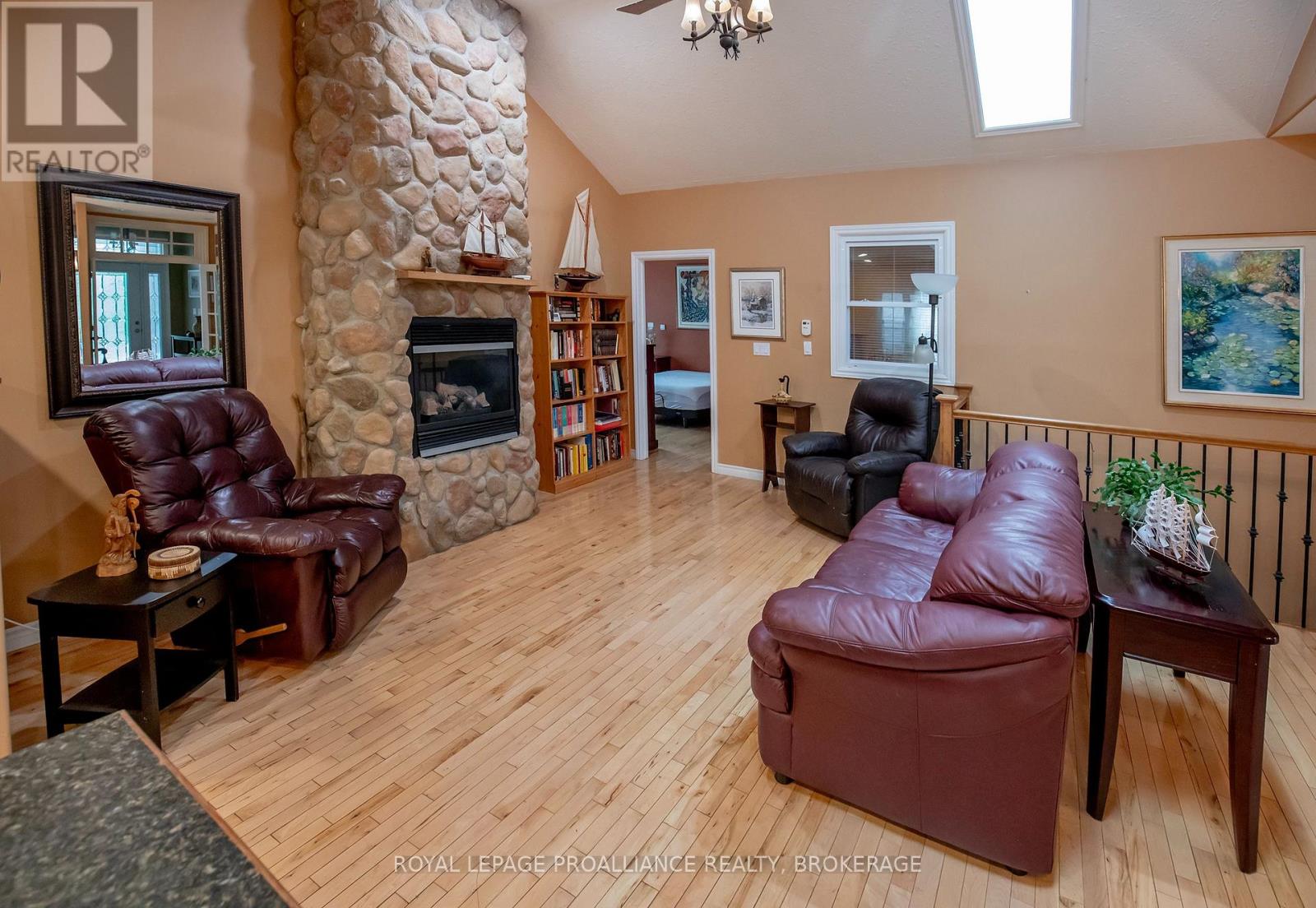 1098 COVERDALE DRIVE
