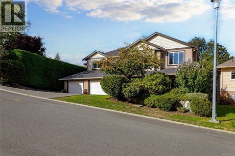 1204 Knockan Pl Saanich BC V8Z7L5