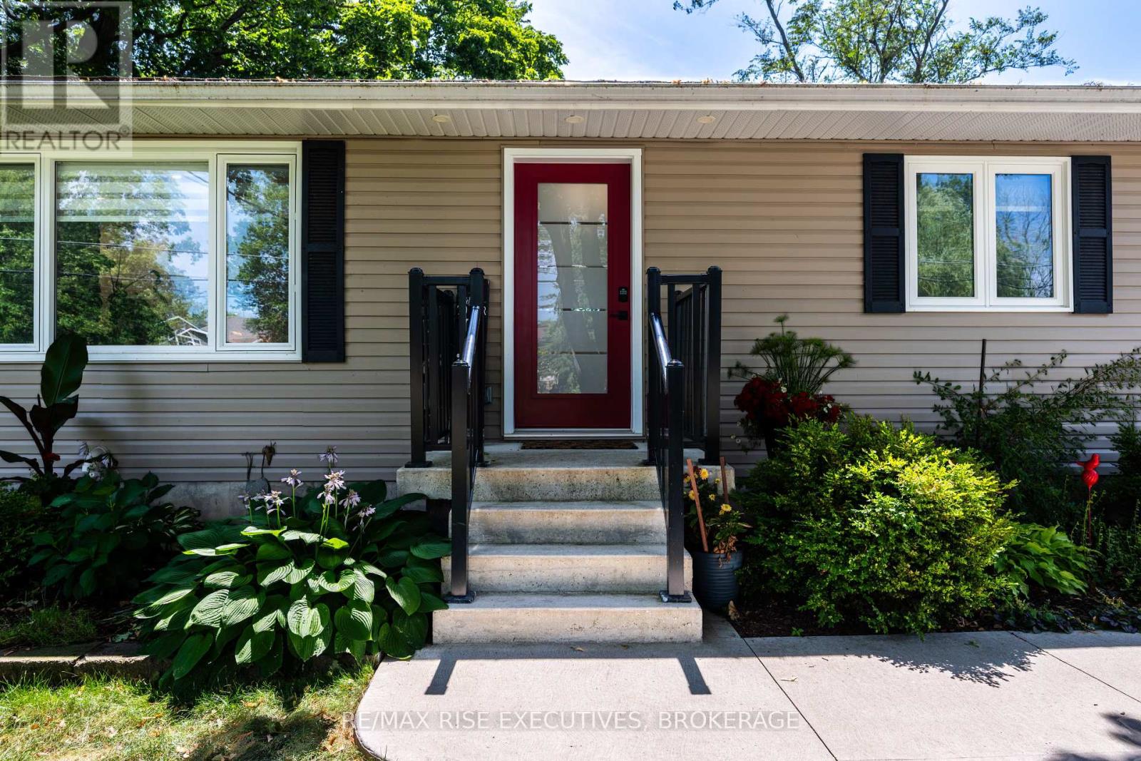 3419 ROUND LAKE ROAD