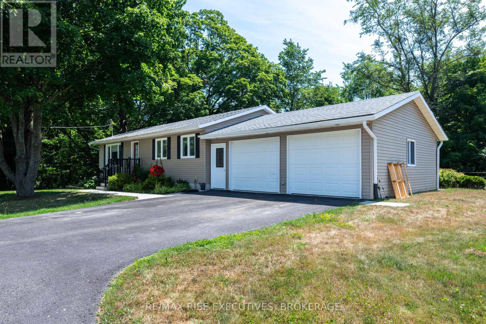3419 ROUND LAKE ROAD