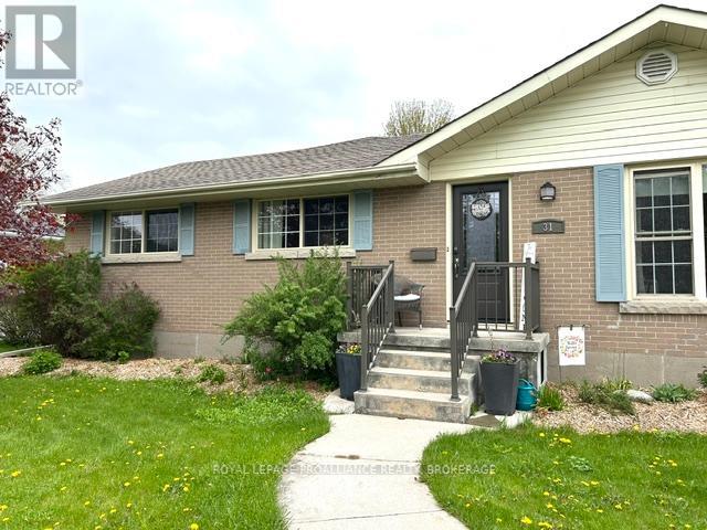 31 SHERWOOD AVENUE