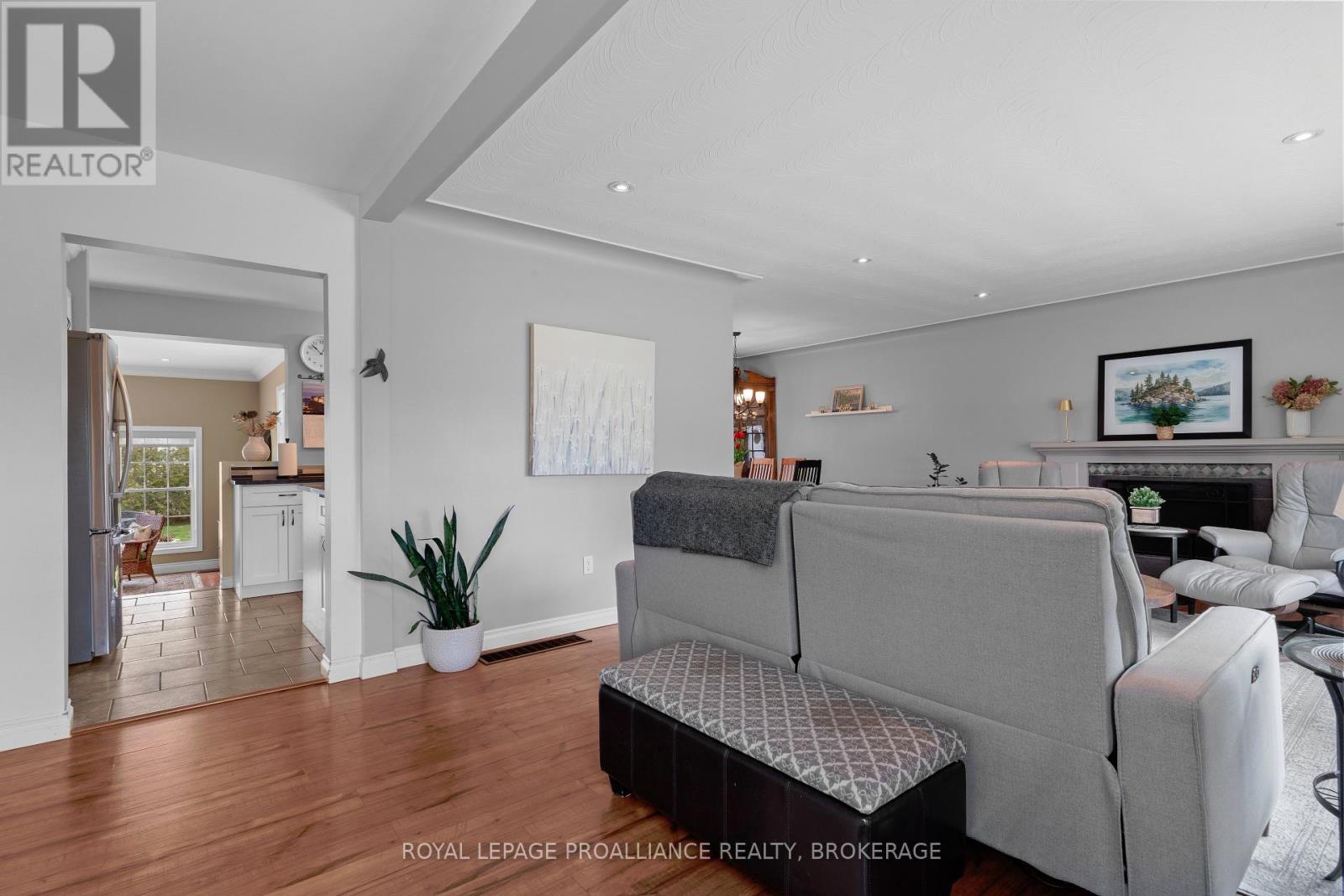 31 SHERWOOD AVENUE