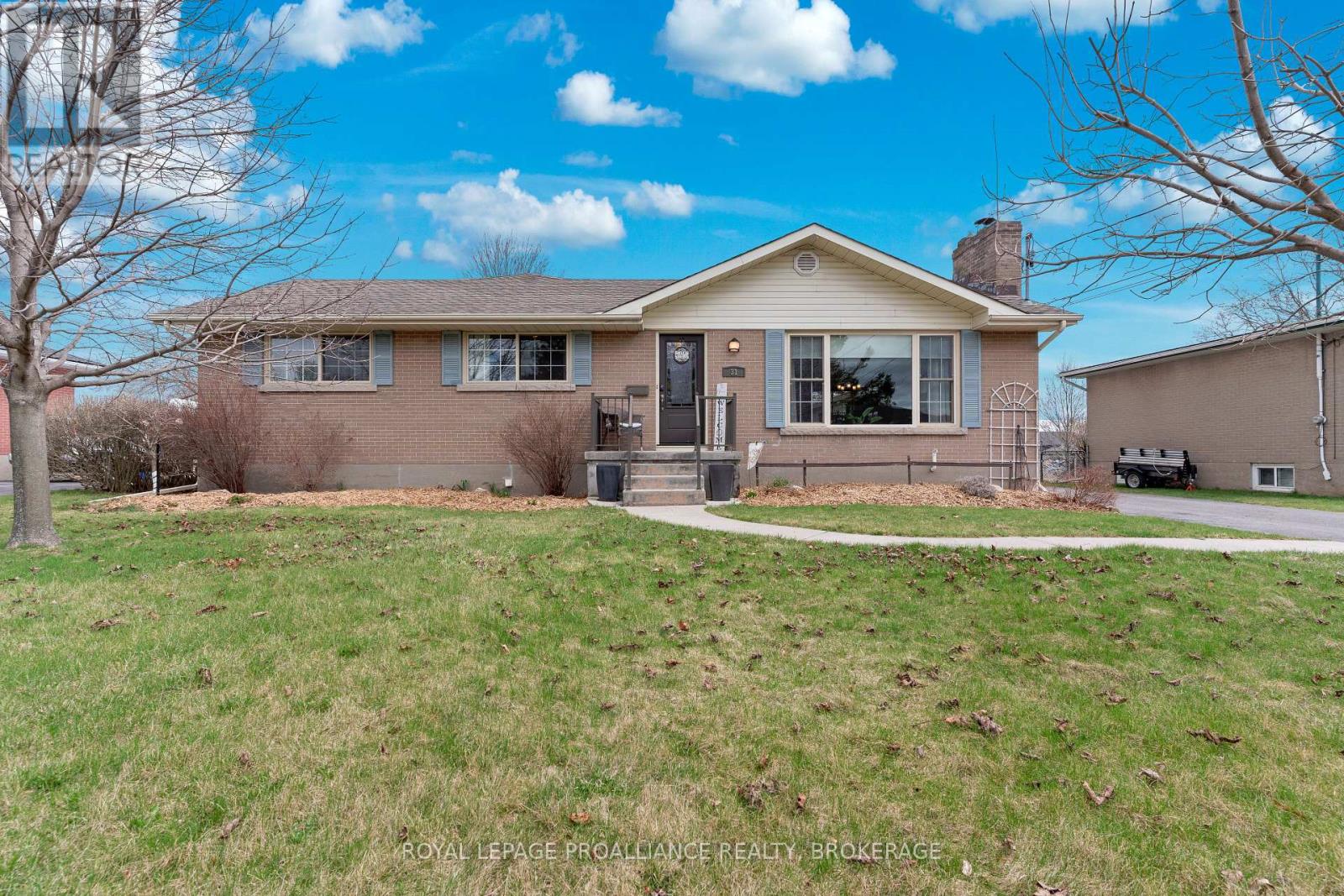 31 SHERWOOD AVENUE