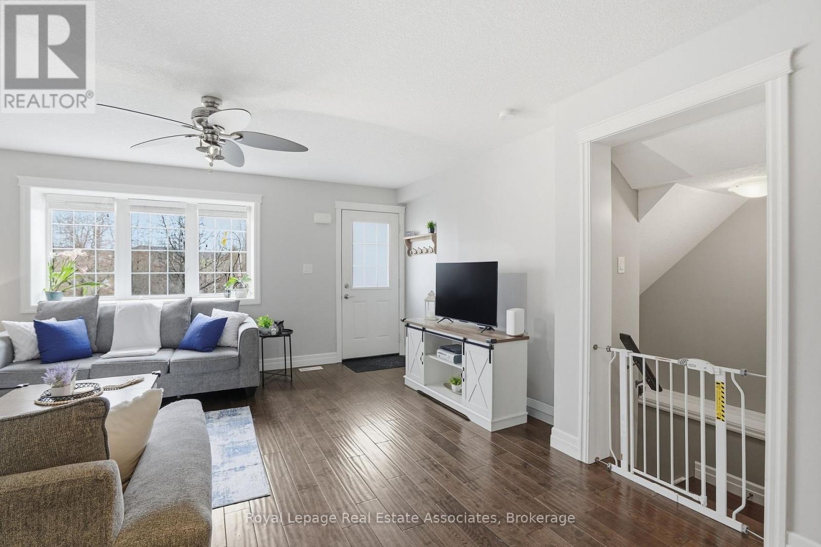 16 - 275 OLD HURON ROAD