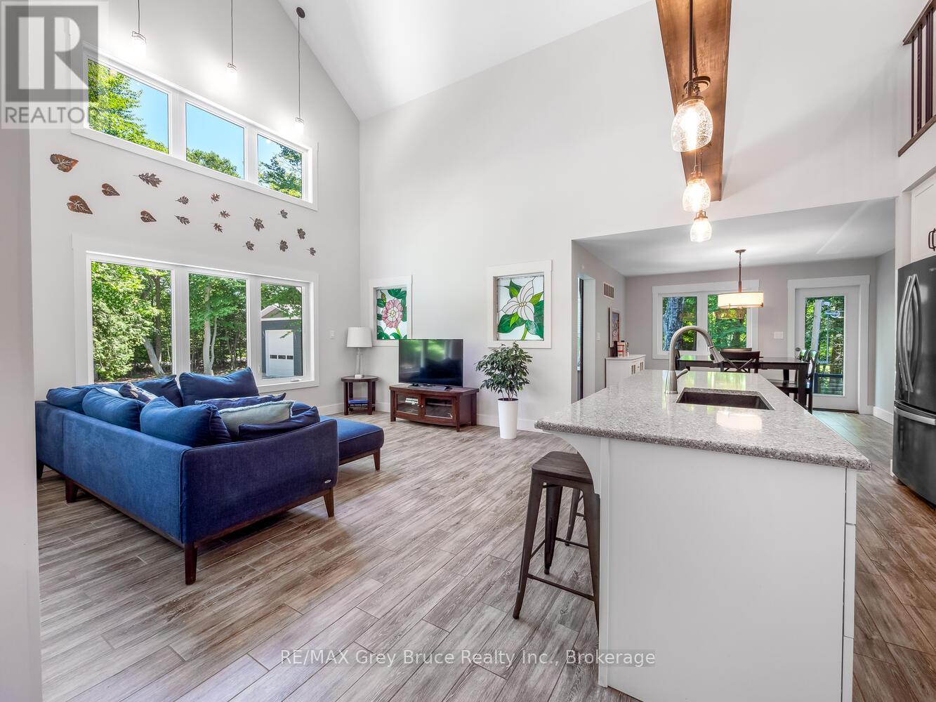 110 MAPLE GOLF CRESCENT