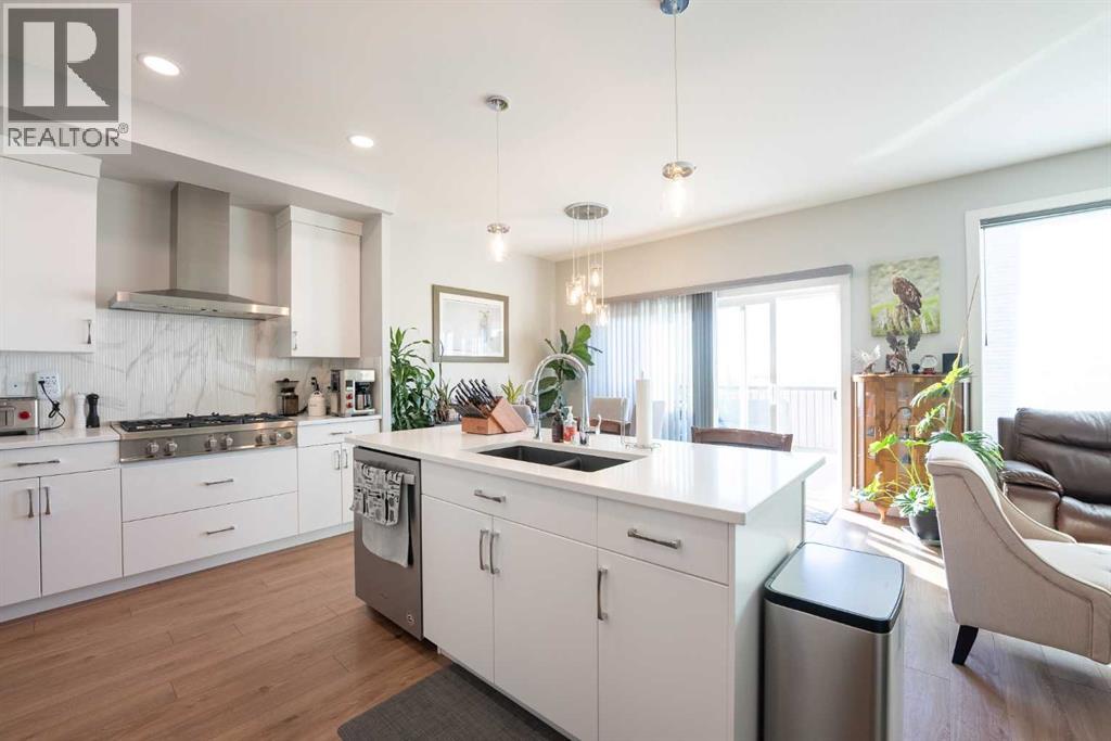 914 Miners Boulevard W