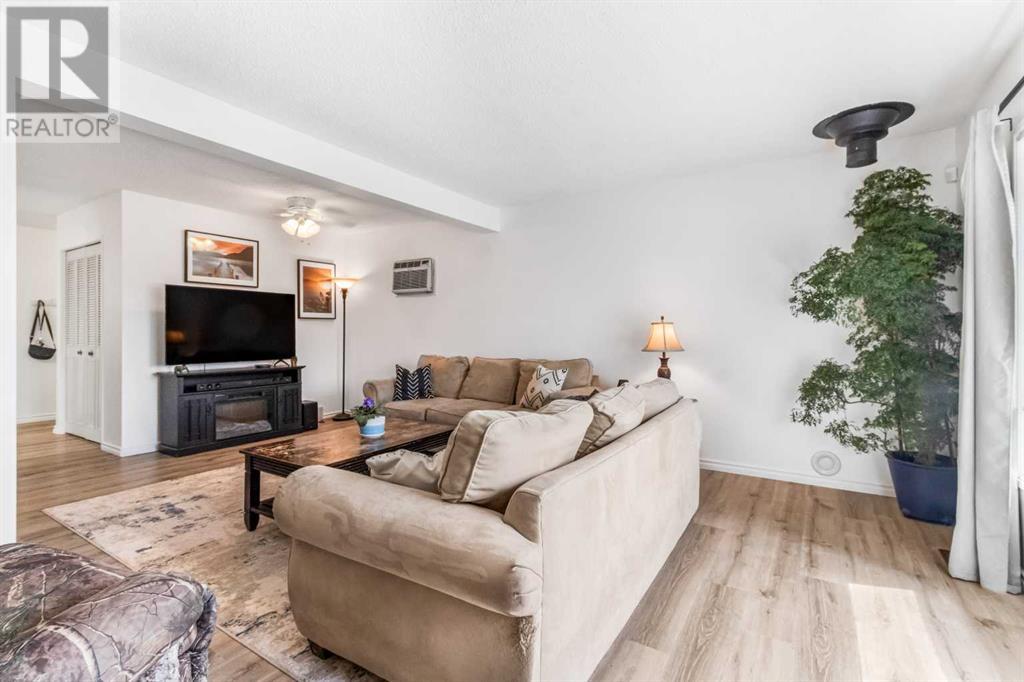 283 Abinger Crescent NE
