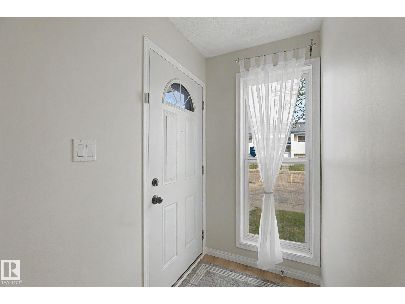 #14 6220 172 ST NW