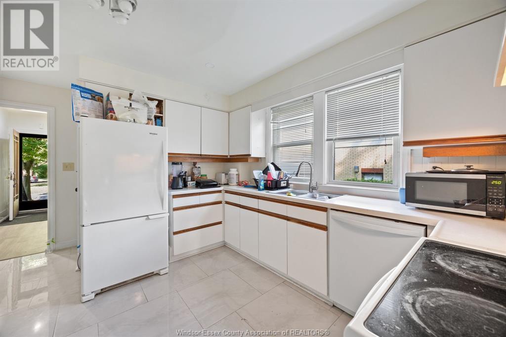 456 Askin AVENUE Unit# UPPER Room 1&2