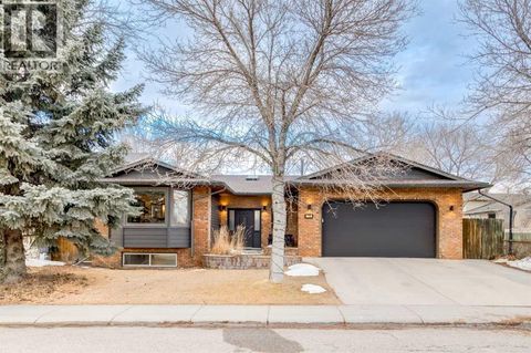 76 Sunmount Road SE Calgary AB T2X2M7