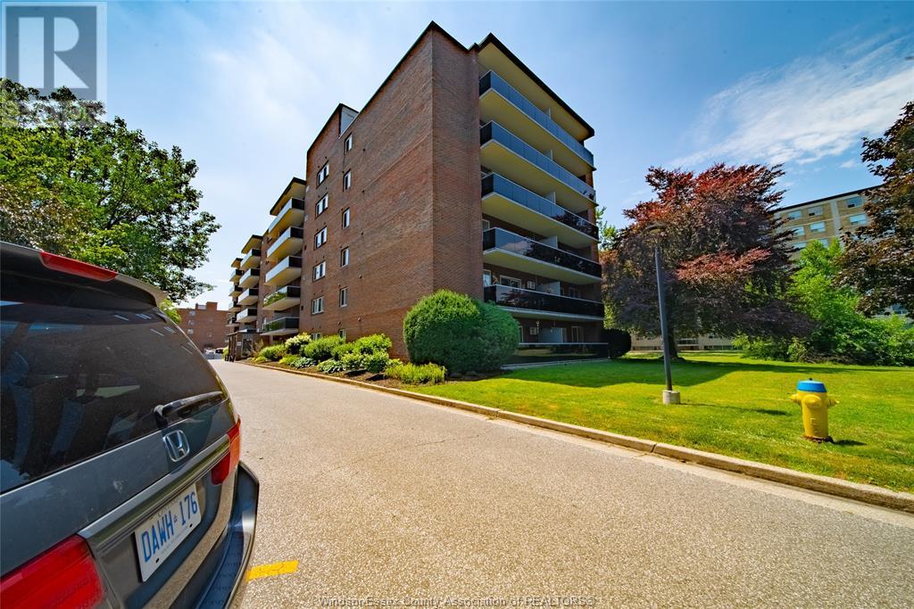 3905 RIVERSIDE DRIVE East Unit# 403