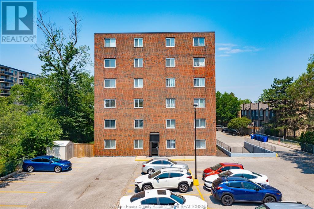 3905 RIVERSIDE DRIVE East Unit# 403