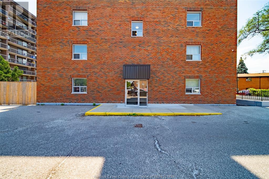 3905 RIVERSIDE DRIVE East Unit# 403