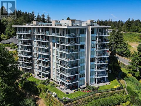 403 5388 Hill Rise Terr Saanich BC V8Y3K3