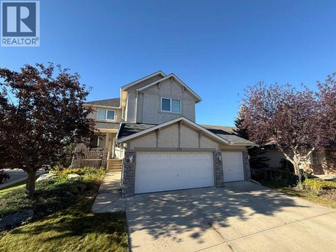 131 Discovery Ridge Way SW Calgary AB T3H5G4