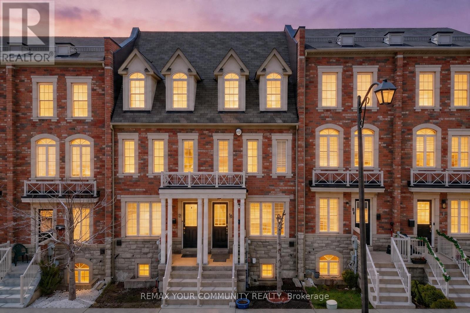 Photo 1 of 38 — 10 TED WRAY CIRCLE, Toronto (Downsview-Roding-CFB), ON M3L0G7