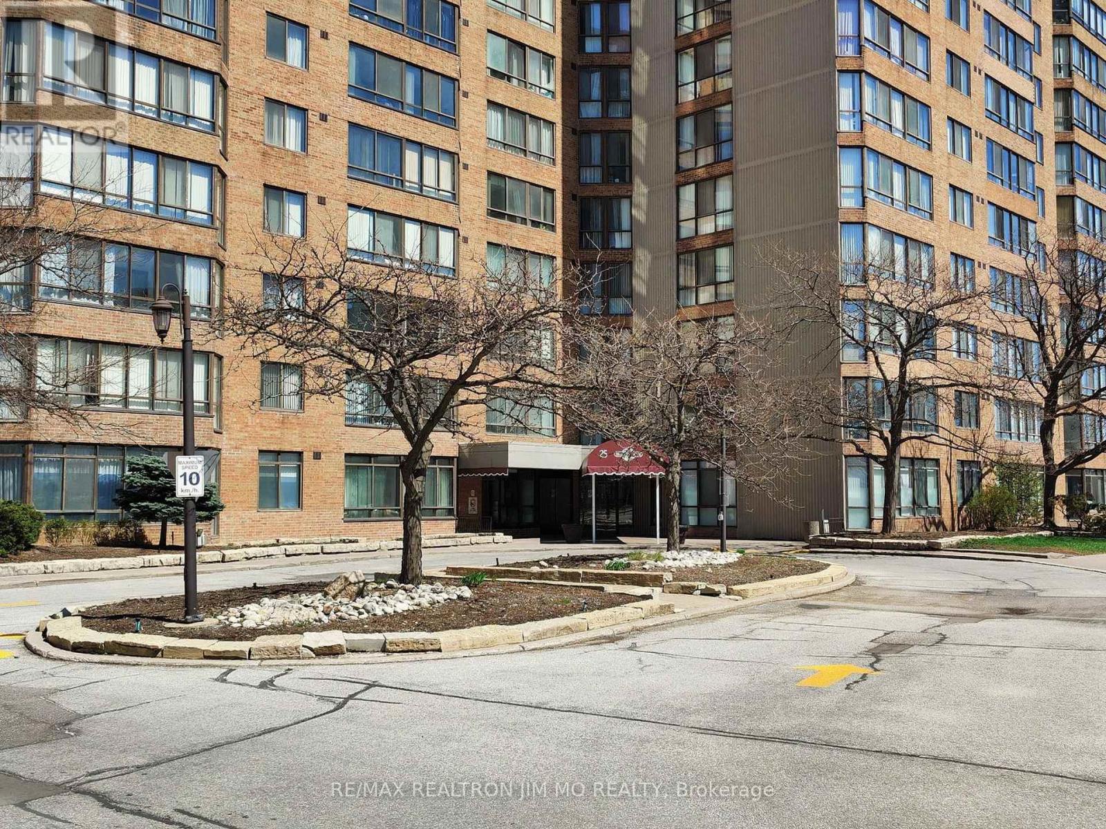 330 - 25 BAMBURGH CIRCLE