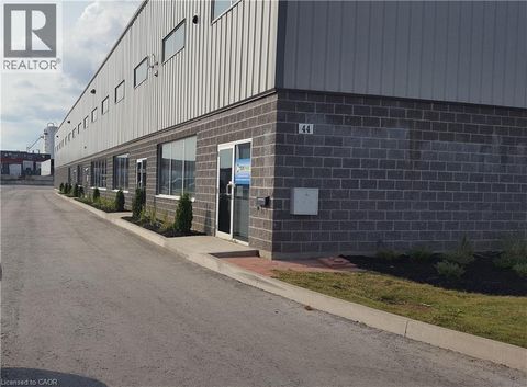 44 DITTON Drive Hamilton ON L8W0A9