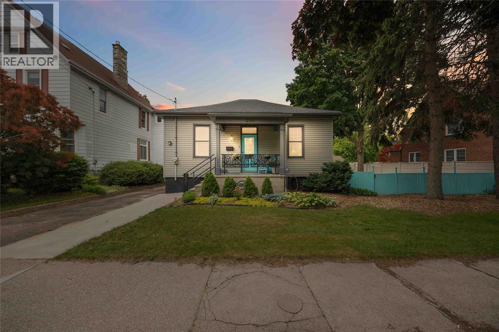 304 BROCK STREET North