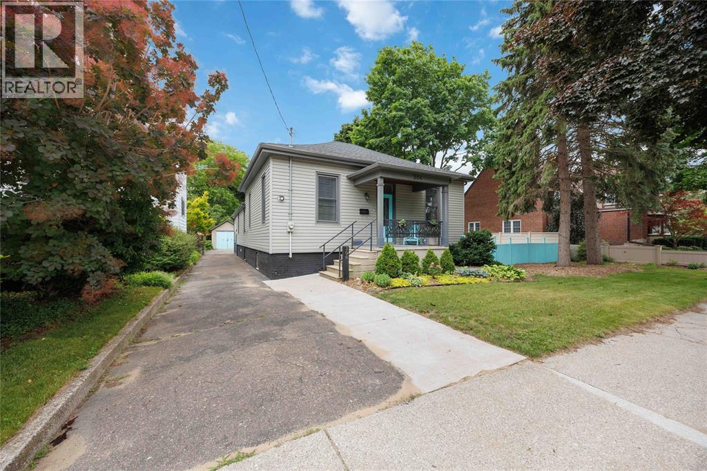 304 BROCK STREET North