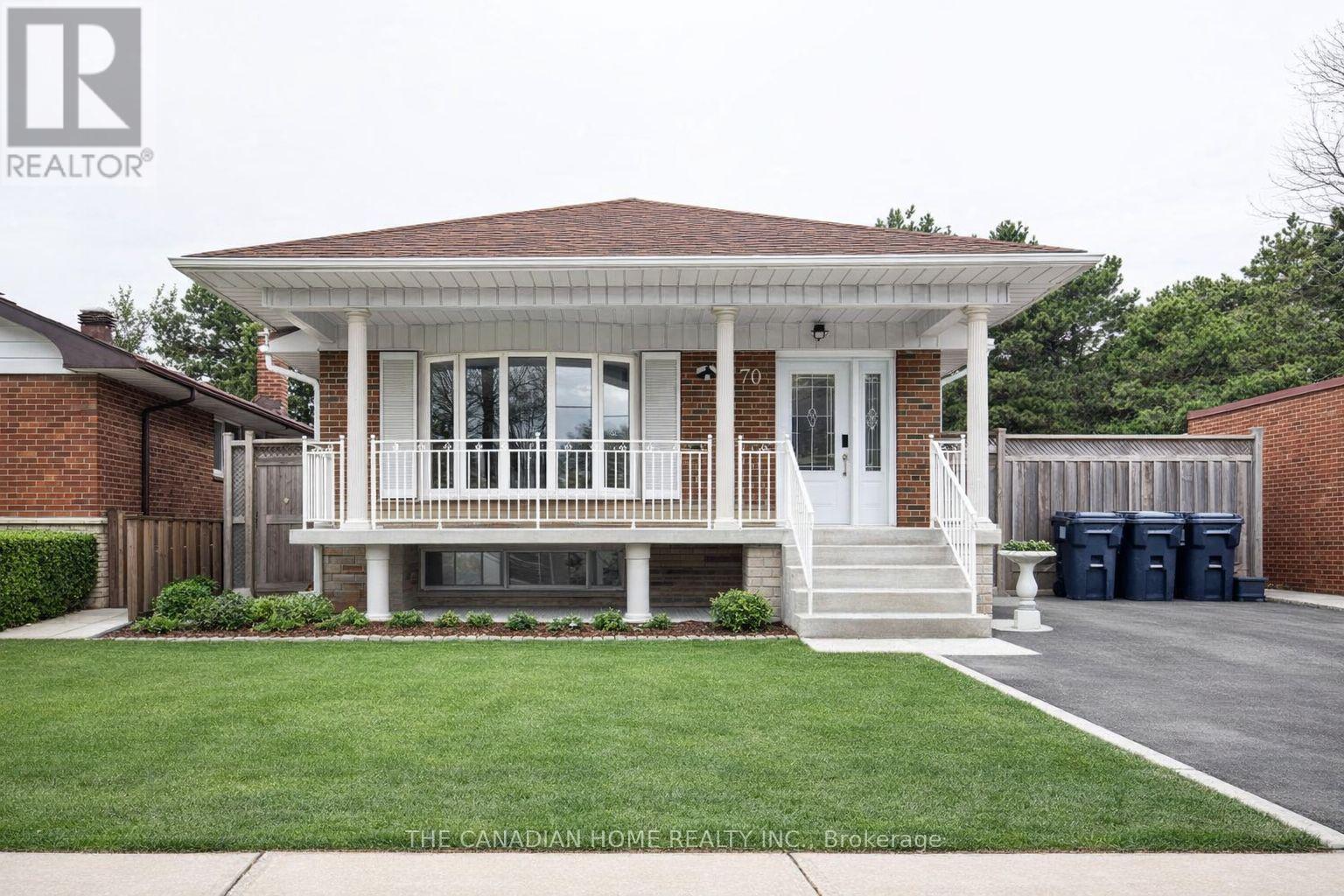 Photo 1 of 44 — 70 MORAINE HILL BSMT DRIVE, Toronto (Tam O'Shanter-Sullivan), ON M1T2A2