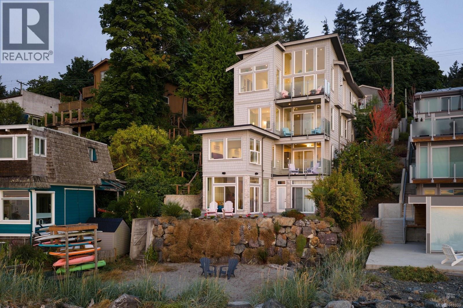 5009 Cordova Bay Rd